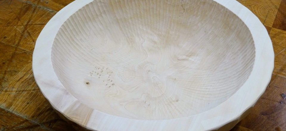 山源木工のトチノキの秋山木鉢